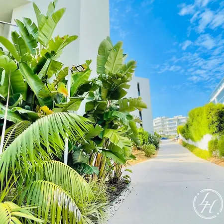 Aljamila - Luxurious - Pool - Garden Apartment