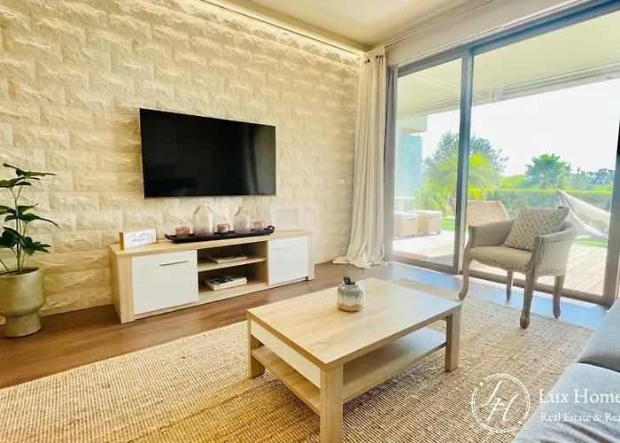 Aljamila - Luxurious - Pool - Garden Apartment *