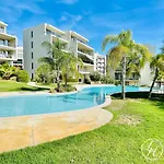 Aljamila - Luxurious - Pool - Garden Apartment